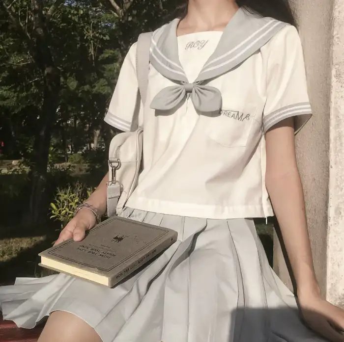 滑板女孩